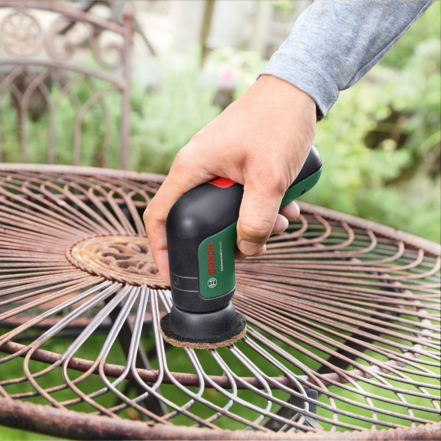 Bosch Home and Garden Akku-Reinigungsbürste mit 4 Reinigungsaufsätze, USB-Aufladung