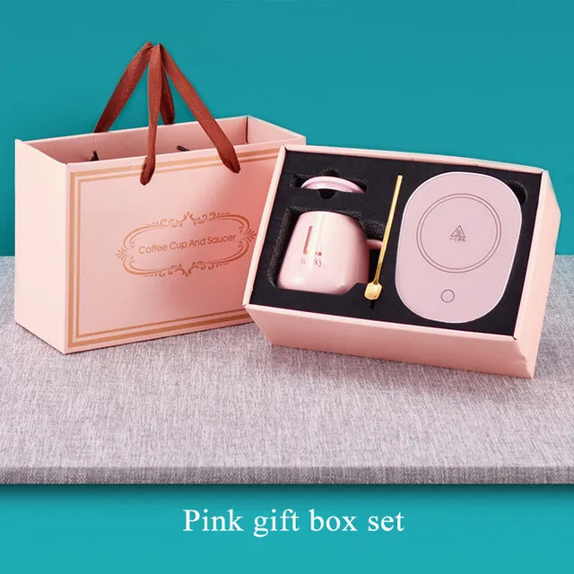 Coffret cadeau à café dans une boîte chauffante - tasse à café et cuillère