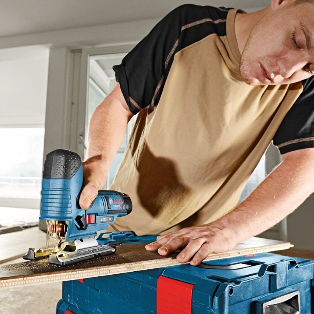 Bosch Professional Akku-Stichsäge GST 12V-70 inkl. 2 Sägeblätter ohne Akku und Ladegerät